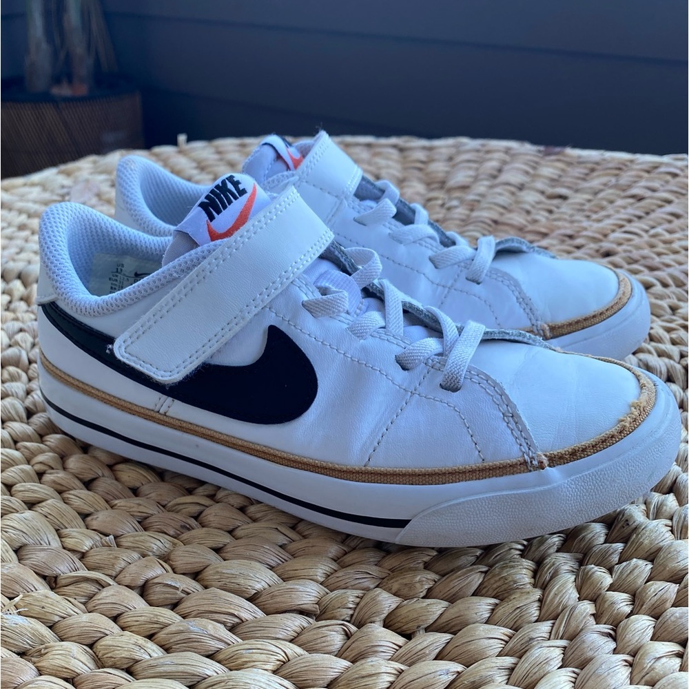 Nike Court Legacy